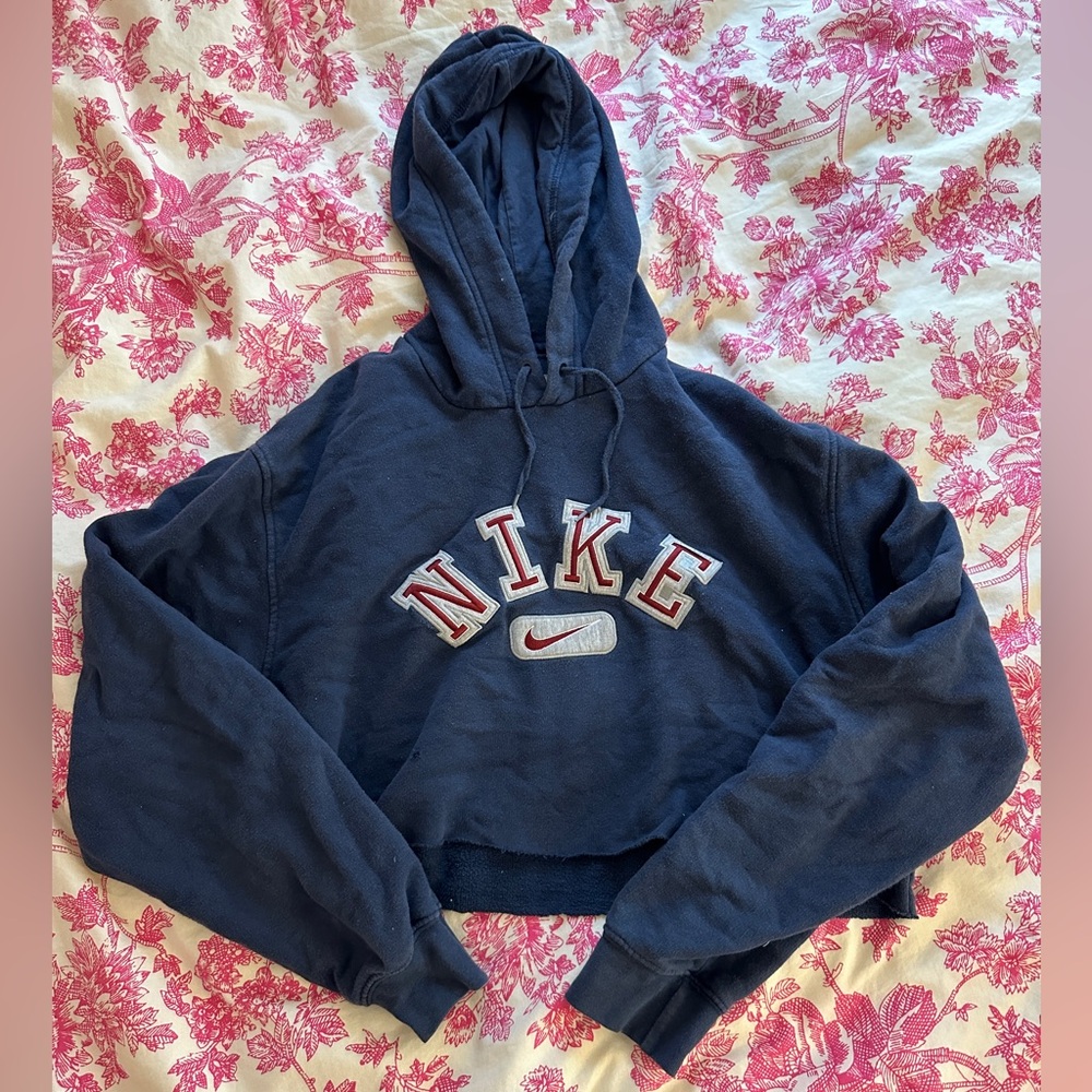 Cropped Nike Hoodie